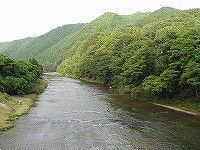 仲乃関橋から　福島県側を望む.jpg